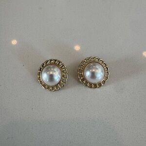 Eva Earring in Gold
SHASHI